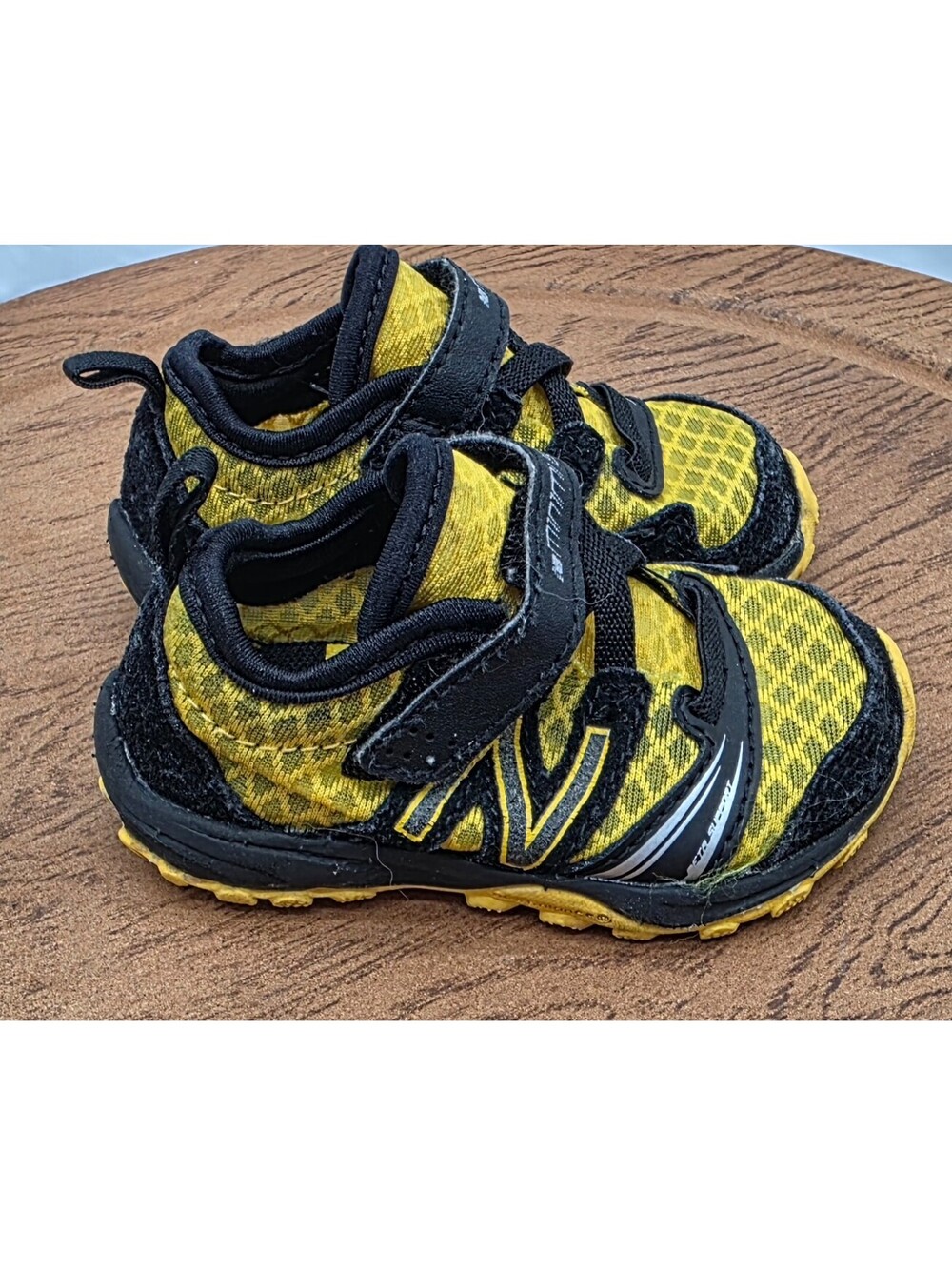 New Balance Minimus Boys 2 Trail Outdoor Shoes KT20YBl Sneakers Running Hiking - Picture 4 of 13